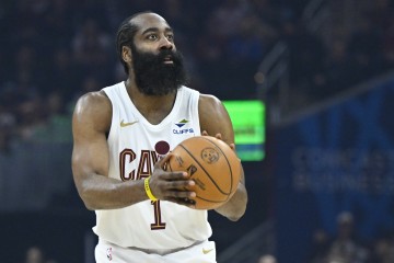 22年首轮4-2！哈登上次季后赛打猛龙场均19分10.2助&amp;命中率40.5%